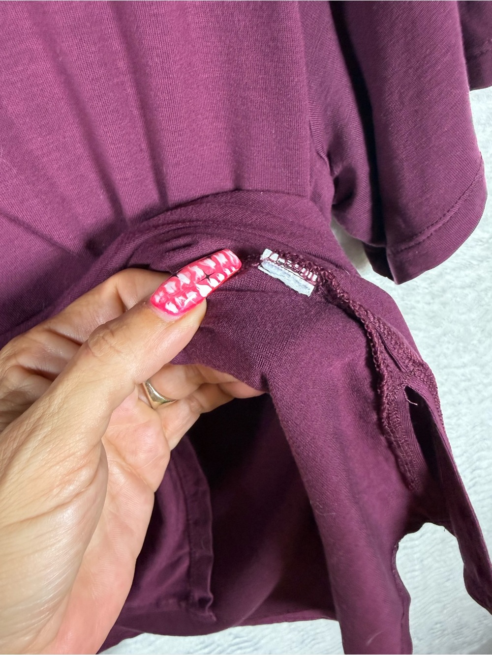 Athleta Women's V-Neck Short Sleeve Top in Plum. So soft and comfortable 🧡 - Picture 4 of 7